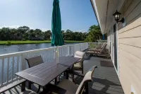 16 Fairway Club Dr Nature's Nook Hotels in Beaufort County