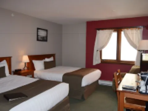 Howe Sound Inn & Brewing Company Hotels in Squamish