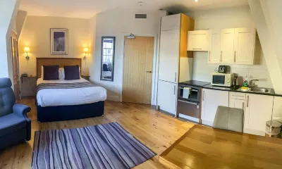 Royal Athenaeum Suites Hotel in zona St. Andrew's Cathedral