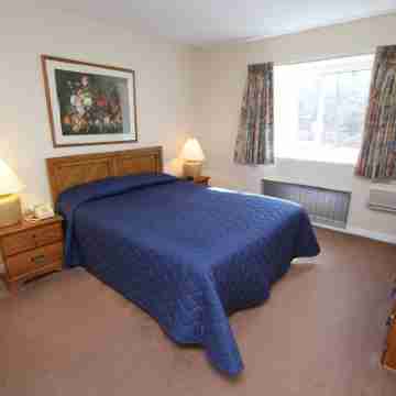 Cold Spring Plymouth Resort Rooms