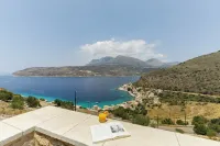 Trapela Limeni Luxury Suites - Ocean View
