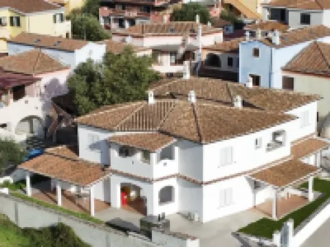 Residence in Orosei Apartments with Air Conditioning and Private Outdoor Area โรงแรมในOrosei