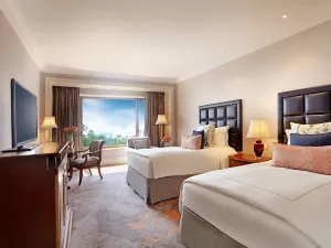 Taj Lands End