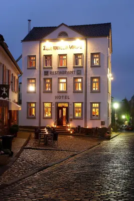 Zur Ewigen Lampe Romantisches Landhotel & Restaurant Hotels in Kreuzau