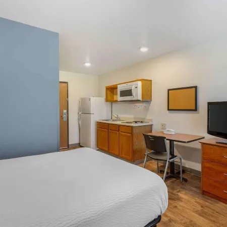 Extended Stay America Select Suites - Akron - South