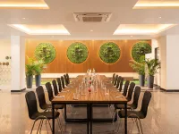 Foxtrail, Sector 42 - am Hotel Kollection Hotels near DLF Phase I