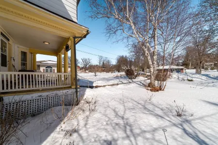 Marmora and Lake Inn and Victorian Diner Отели в г. Стерлинг-Родон