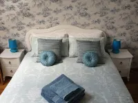 The Alpaca B&B Hotels in Chaleix