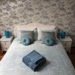 The Alpaca B&B Hotels in Chalus