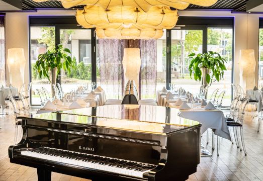 1. 빅터즈 레지던스..