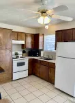 Cozy, clean and lovely 1 bedroom apartment with full  kitchen. Pet friendly! Hotels in Madison County