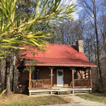 Fallen Leaf Cabin-Secluded and peaceful cabin in the Hocking Hills