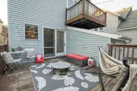 Lake Life Escape. 5 Minutes to the beach, zoo, & casino