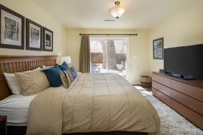 New Listing: Private Spa | Sunroom | Pool | Garage | Close to Parks | C347 Entrada #424 - Moab Lodging, Vacation and Travel Tips 주변 호텔