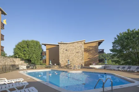 Slope Side Access and Community Pool Delight - Cozy Rustic Retreat