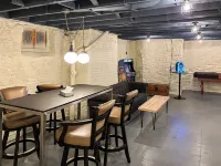 Breathtaking Victorian Mansion~2 Blocks to Cathedral~Huge Hidden Arcade~Theatre!