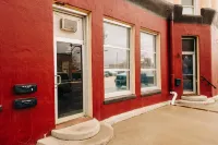 Exclusive Dual Suite Experience and Amenities - Charming Rustic Escape Hotels in Sheridan