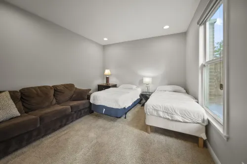 Fishers Bedroom Two Hotels in Fall Creek Township