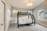 Luxurious Hot Tub and Scenic Patio - Exquisite Mountain Retreat