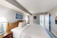 Fantastic oceanfront condo with pool, hot tub, balcony, & W/D