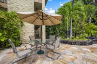 Ocean View Lanai and Sparkling Pool - Charming Island Retreat