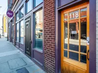 Spacious Old City Loft Hotels in Knox County