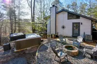 The Happy Place | Cabin in Blue Ridge with sweeping mountain views & hot tub Hotels in Blue Ridge