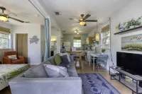 Stunning Getaway - Winery Tours, Wildlife Watching, Sailing Hotels in Holly Hill