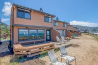 Private Deck and Ocean Views - Luxurious Coastal Retreat Hotels in Neskowin