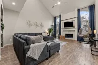 Private Pool and Game Room - Gorgeous Luxury Escape Hotels in Deer Park