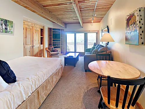 Cozy Mountain Retreat - Hot Tub, Pool, Ski-in/Out, Shuttle Các khách sạn ở Snowmass Village