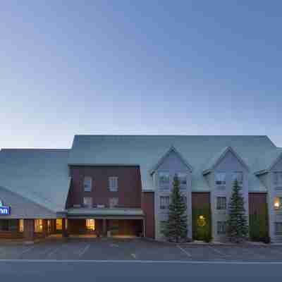 Days Inn by Wyndham Dalhousie Hotel Exterior