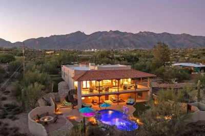Hot Property/Foothills/Heated Pool/Spa/Sleeps16+ Tucson Clay Co-Op附近的飯店