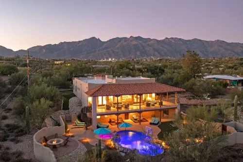 Hot Property/Foothills/Heated Pool/Spa/Sleeps16+