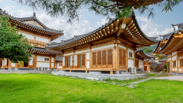 Songnim Hanok Village のホテル