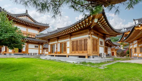 Songnim Hanok Village