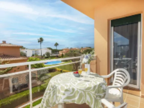 "Port Pals Sea View"