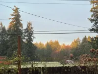 Cozy 1-bedroom suite on a small goat farm with full kitchen and living room