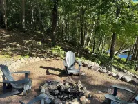 Chute Pond Chalet: Charming 4-Bed Lakefront Cottage on Chute Pond 芒廷酒店