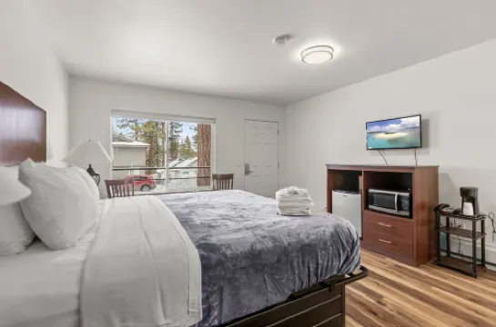 太浩湖安布薩多汽車旅館