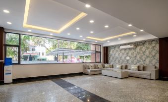 Treebo la Mirage Suite