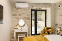Galathea House Hotels in Prčanj