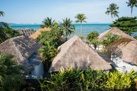 Serenity Resort Koh Chang Отели рядом с достопримечательностью «Chao Por Koh Chang Shrine»