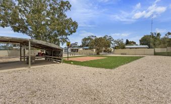 Costello Hotels - Moonta Bay Cabins