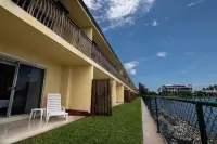 Palm Beach Waterfront Suites - Wifi
