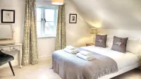 Magnolia Cottage Hotels in Moreton-in-Marsh