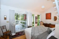 Serendipity -- Hot Tub - Pet Friendly - Fire Pit - Grill - Porch - Deck - Wifi - Pool Access - Games