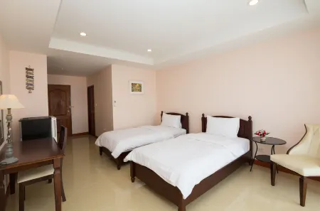 Takanta Place Отели рядом с достопримечательностью «Nong Prajak Park»