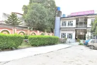 The Rose Palace Hotel & Restaurant Hotels near Sangar Top