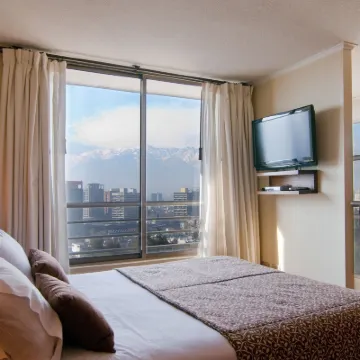 パーク プラザ アパート ホテル サンタ・ルシアの丘周辺のホテル